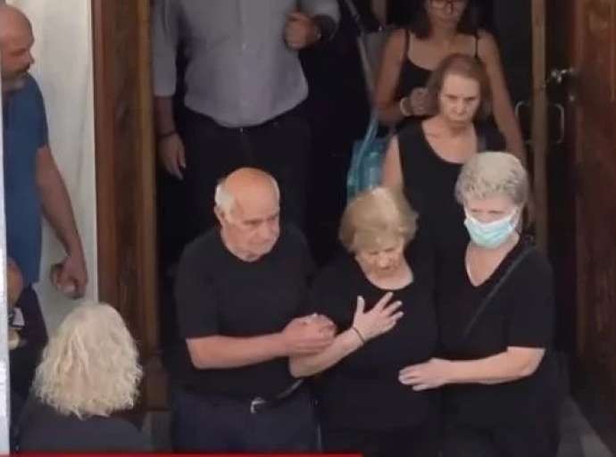 Λιβαδειά: Σπαραγμός στην κηδεία του 48χρονου που πέθανε έπειτα από τσίμπημα αράχνης