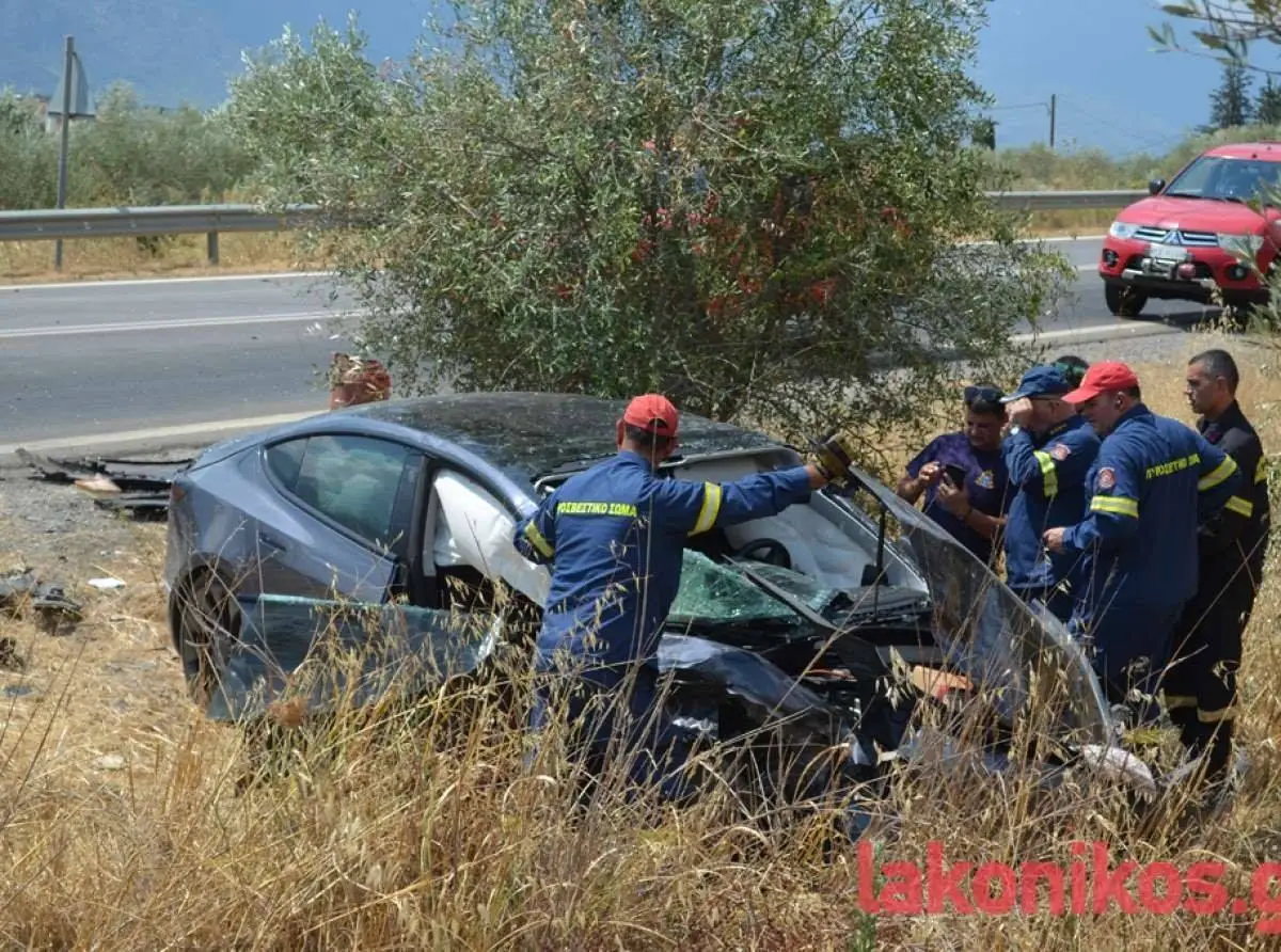 Σπάρτη: Στο νοσοκομείο μετά από τροχαίο πρώην νομάρχης Λακωνίας – Συγκρούστηκε μετωπικά με άλλο ΙΧ