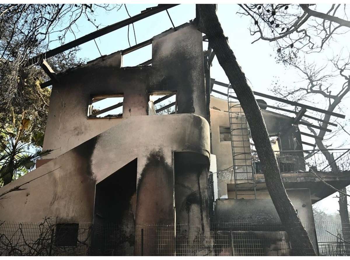 Φωτιά στην Αττική: Ακατάλληλες 104 κατοικίες μέχρι τώρα
