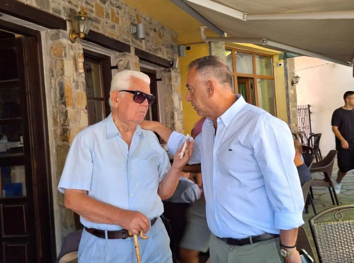 Δεν άφησε βλαχοχώρι παραπονεμένο ο υφυπουργός (ΦΩΤΟ) 
