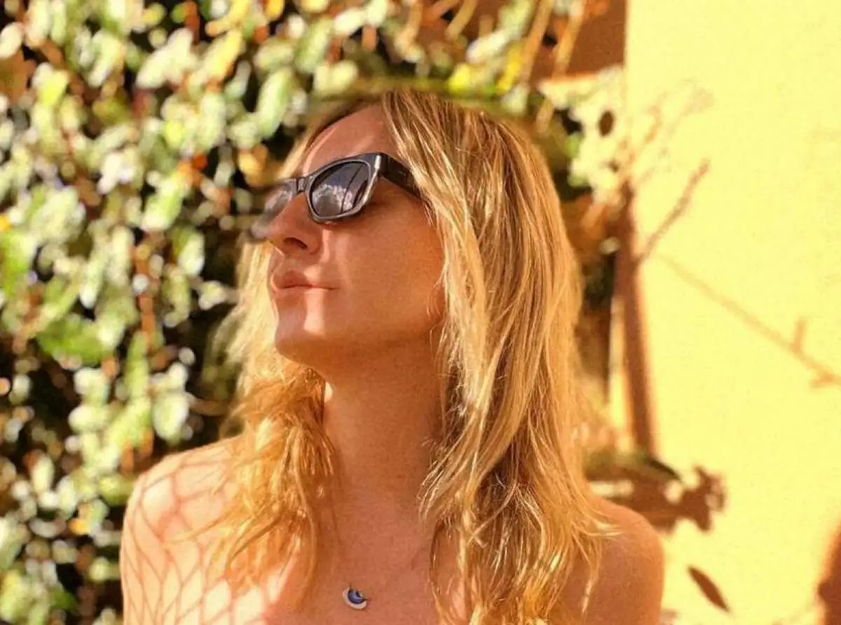 Η Ρούλα Ρέβη topless στον φακό του Αποστόλη Τότσικα -Το ασπρόμαυρο κλικ