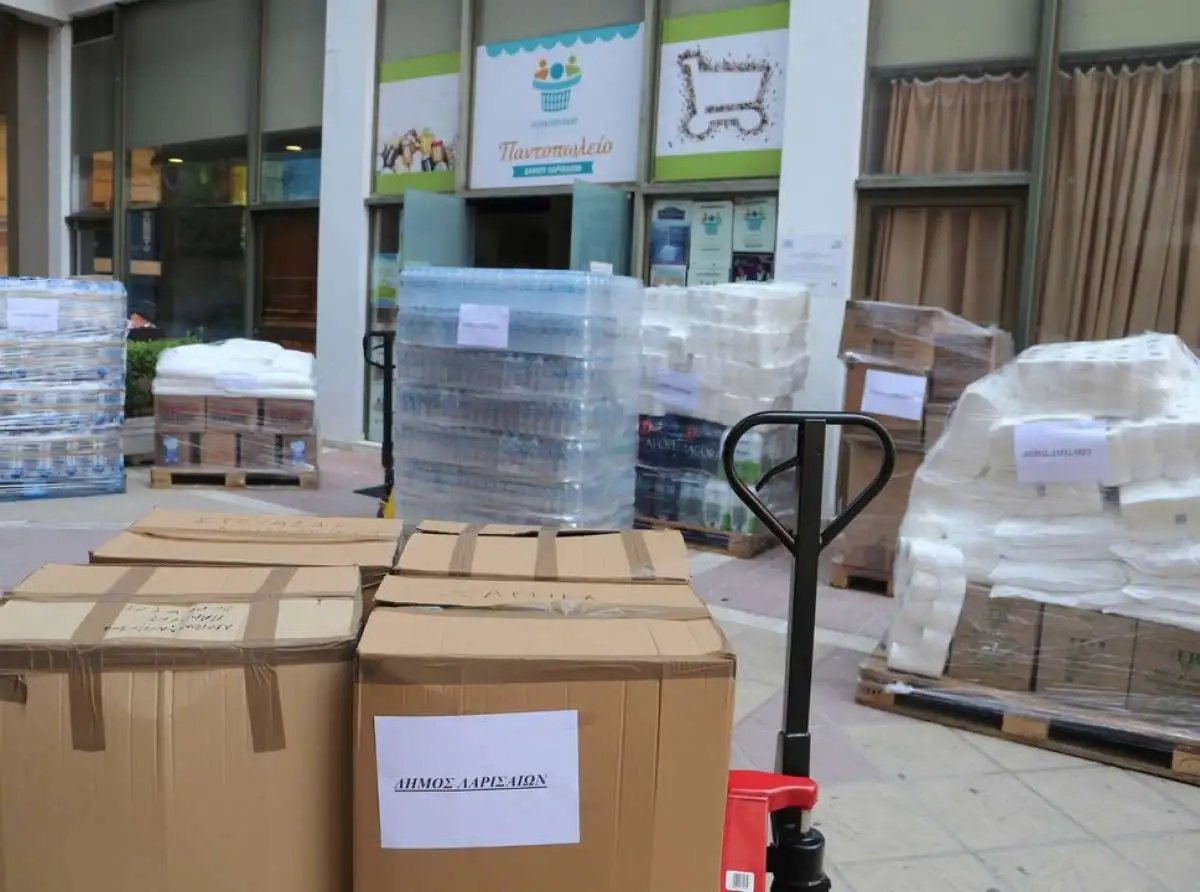 Αλληλεγγύη Δ.Λαρισαίων προς τους πυρόπληκτους της Αττικής - Είδη πρώτης ανάγκης συγκεντρώνει το Κοινωνικό Παντοπωλείο