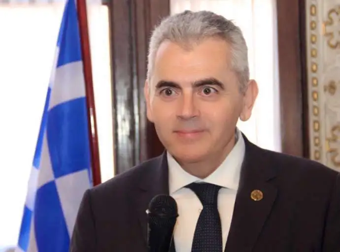 Τα όνειρά τους στην Ελλάδα… - του Μάξιμου Χαρακόπουλου*