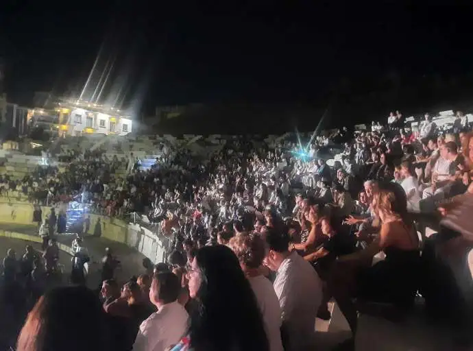 Με μουσική μαγεία στο Αρχαίο Θέατρο αποχαιρέτισε η Λάρισα τον Αύγουστο
