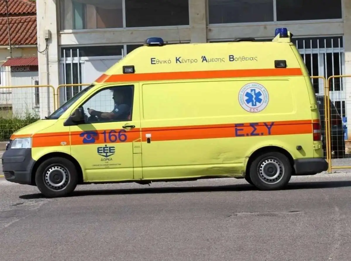 Λάρισα: 66χρονη έπεσε από τον τέταρτο όροφο πολυκατοικίας και σκοτώθηκε