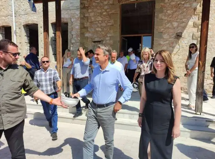 Παρούσα η Κατερίνα Παπακώστα στην περιοδεία του Κυριάκου Μητσοτάκη στην Θεσσαλία