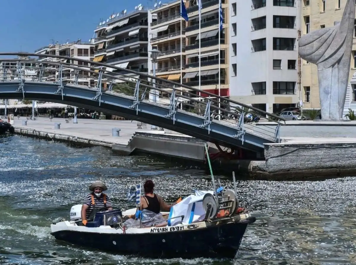 Βόλος: Επιτρέπεται και πάλι το κολύμπι σε παραλίες - Πεντακάθαρα νερά έδειξαν οι αναλύσεις