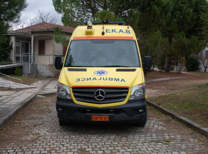 Βόλος: «Τον είδα όρθιο με ένα καμάκι καρφωμένο στο κεφάλι», λένε οι γείτονες του 69χρονου που δέχτηκε επίθεση με ψαροντούφεκο 