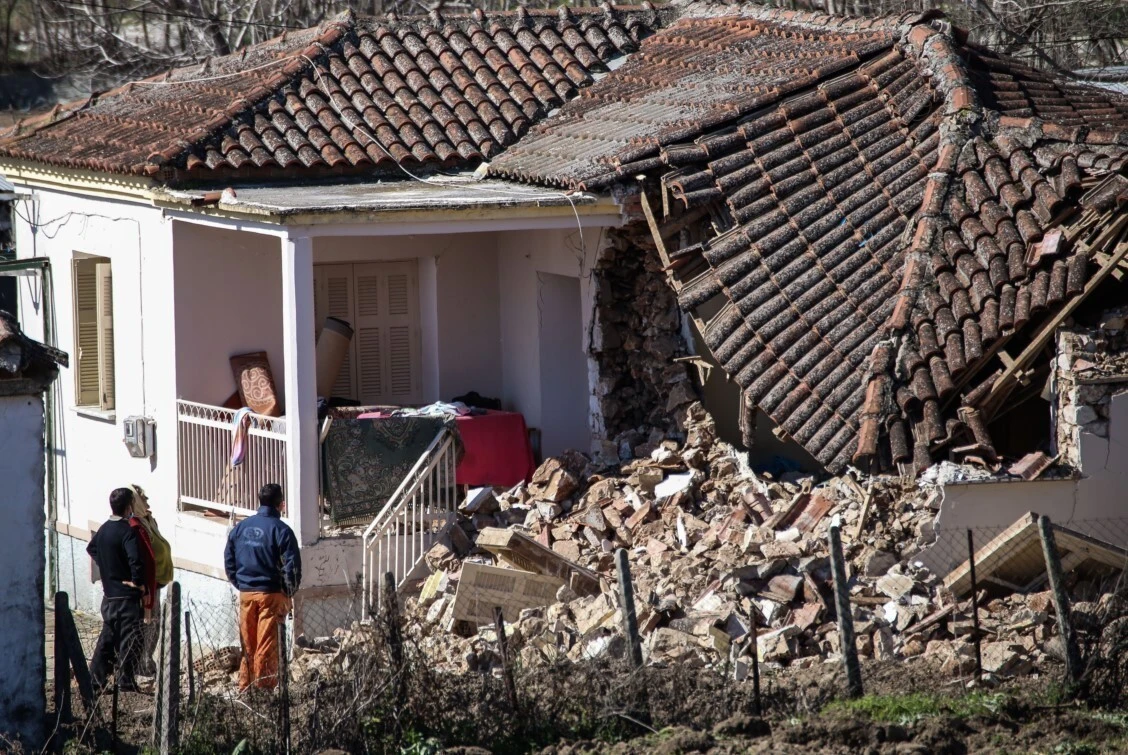 Σε τροχιά κατεδαφίσεων τα σεισμόπληκτα κτίρια στο Δαμάσι 