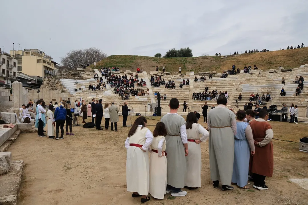 Η Λάρισα γιορτάζει την Παγκόσμια Ημέρα Θεάτρου στο Αρχαίο Θέατρο - LIVE και από ΕΔΩ (VIDEO &amp; ΦΩΤΟ)