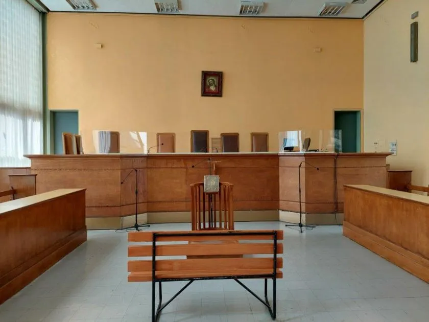 Κάθειρξη σε νεαρό ζευγάρι από το Εφετείο Λάρισας για συμμετοχή σε κύκλωμα τηλεφωνικών απατών