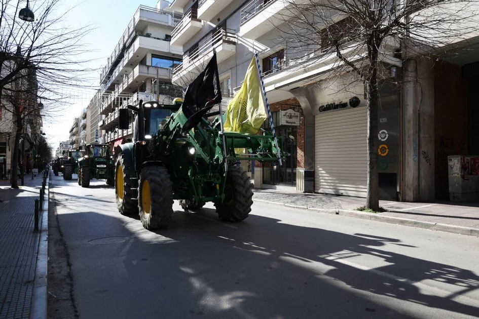 Χιλιάδες ευρώ αφαιρέθηκαν από λογαριασμούς αγροτών στη Λάρισα - Απάντησε ο ΥΠΑΑΤ