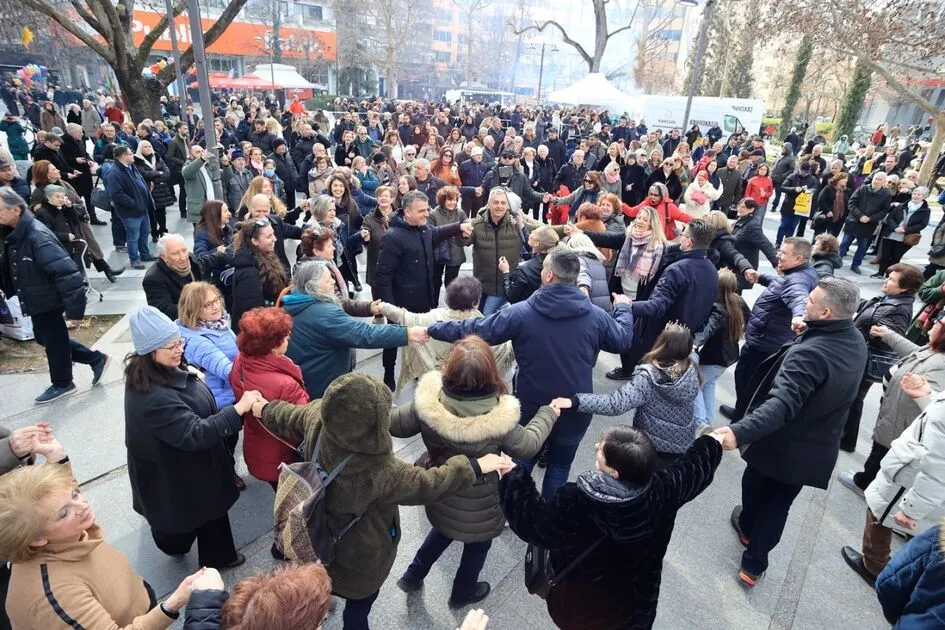 Τσικνοπέμπτη με άρωμα… Σφήνου στην Κεντρική Πλατεία Λάρισας