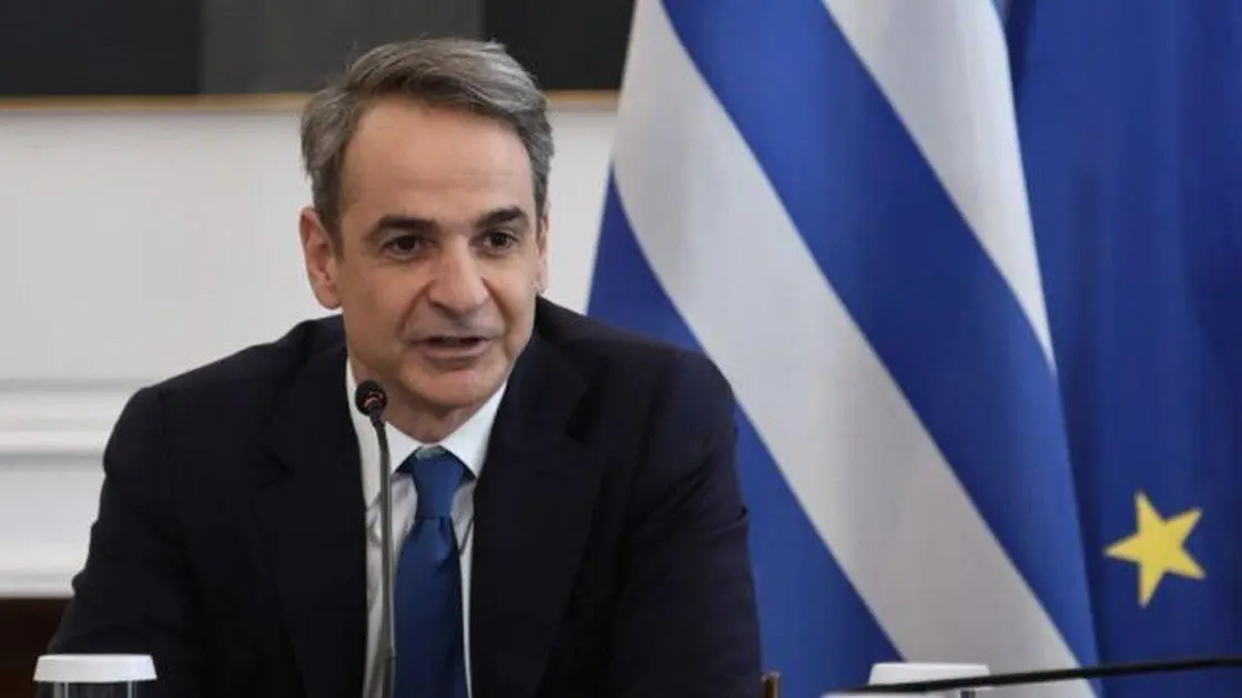 Εισηγήσεις στον πρωθυπουργό να αλλάξει θέση και να αποκλείσει τις διπλές εκλογές
