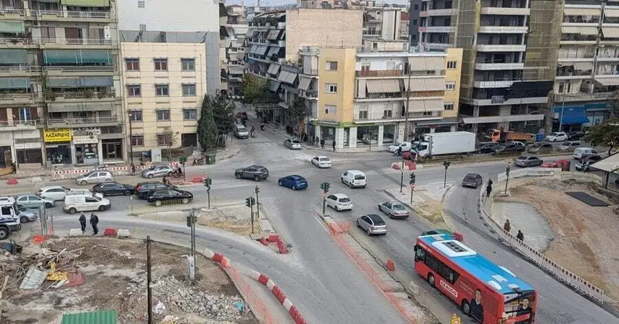 Δήμος Λαρισαίων: Προσοχή στη διασταύρωση Ηρ. Πολυτεχνείου – Φαρσάλων, εκτός λειτουργίας τα φανάρια