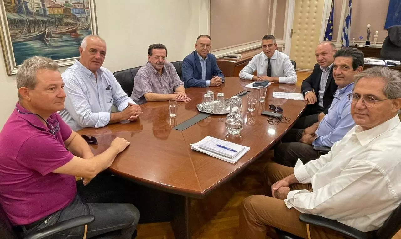 Ο πρόεδρος του Α.Σ.Ενιπέα στη συνάντηση για τα φορολογικά θέματα των συνεταιρισμών και των μελών τους