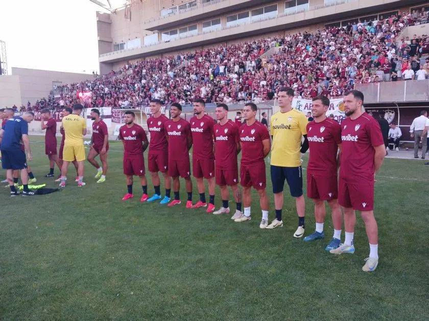 "Πρώτη" για την ΑΕΛ, πρόβα Super League για τον κόσμο (VIDEO &amp; ΦΩΤΟ)