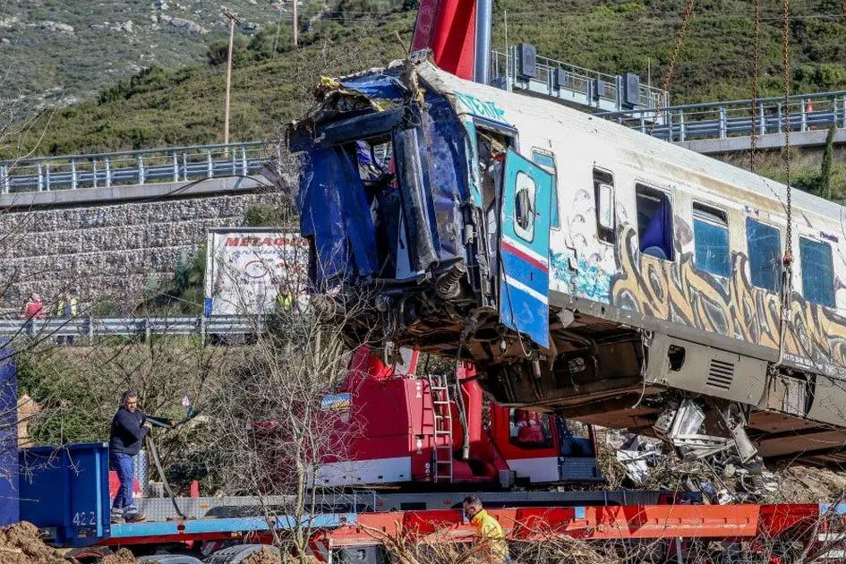 INTERPOL, ιατροδικαστές και αόρατες διαδικασίες στην τραγωδία των Τεμπών