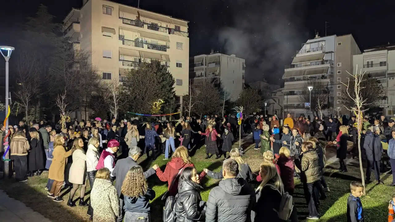 Το γλέντησε η Λάρισα στις φωτιές - Κορυφώνονται οι αποκριάτικες εκδηλώσεις την Καθαρή Δευτέρα (VIDEOS &amp; ΦΩΤΟ)
