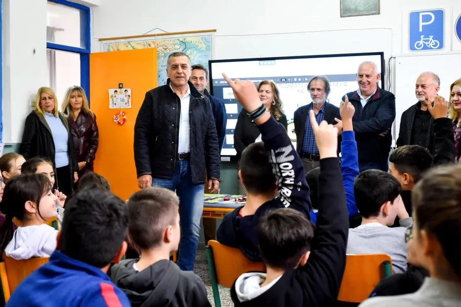 Ο Δημήτρης Κουρέτας στο 7ο Δημοτικό Τρικάλων για το πρόγραμμα Ποδηλατώντας ΑΣΦΑΛΩΣ με το ΕΣΠΑ (ΦΩΤΟ)