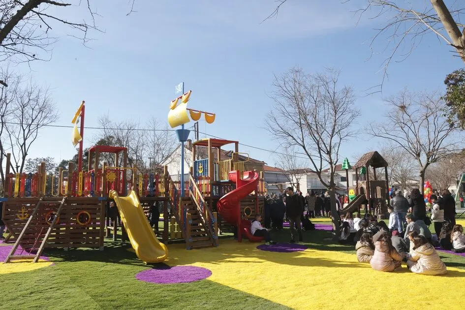 Δέκα ακόμη παιδικές χαρές αναβαθμίζονται από τον Δήμο Λαρισαίων