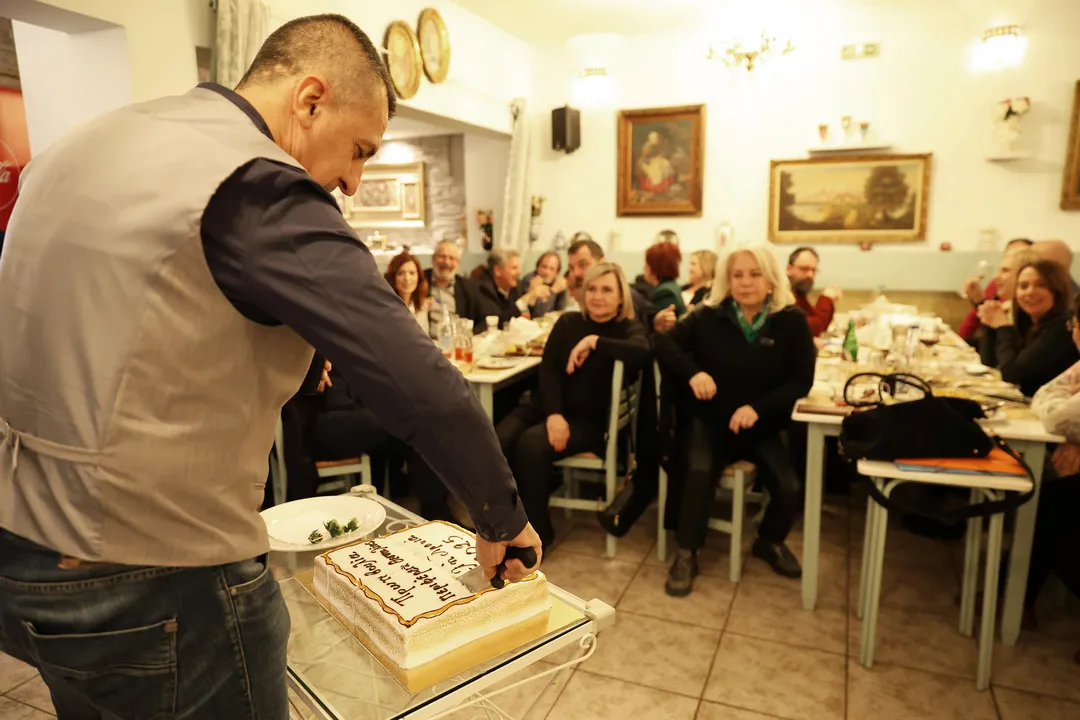 Η "Πρωτοβουλία" έκοψε την πίτα της με τυχερό... τον Περιφερειάρχη (ΦΩΤΟ)