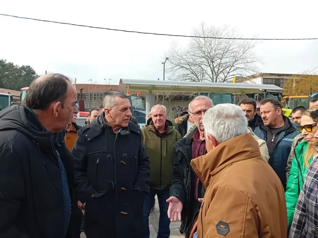 Ικανοποιημένοι με Κουρέτα οι αγρότες... οδεύουν σε πανελλαδική σύσκεψη μπλόκων