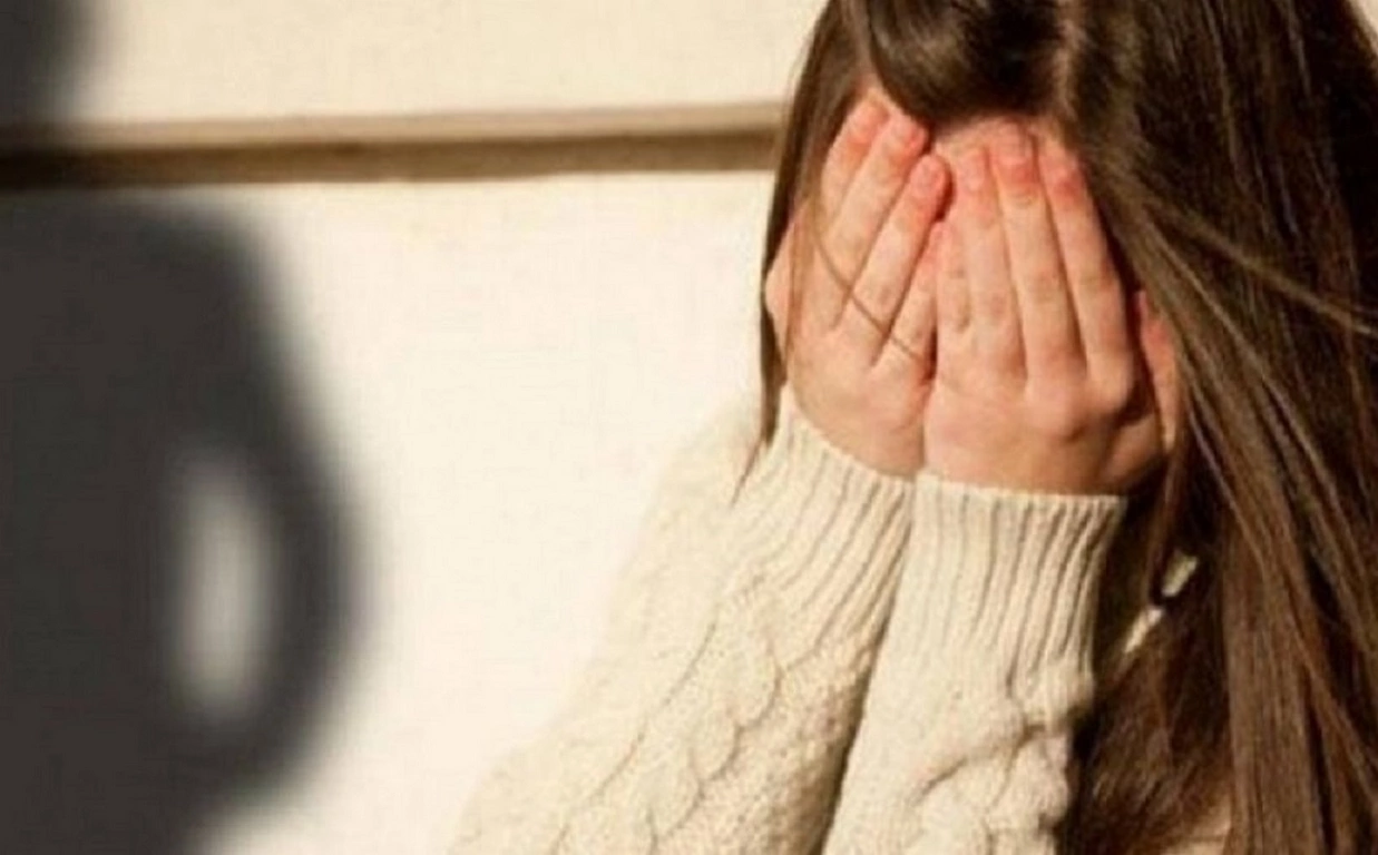 Σε αργία εκπαιδευτικός Λυκείου του ν.Λάρισας για ασέλγεια σε μαθήτρια