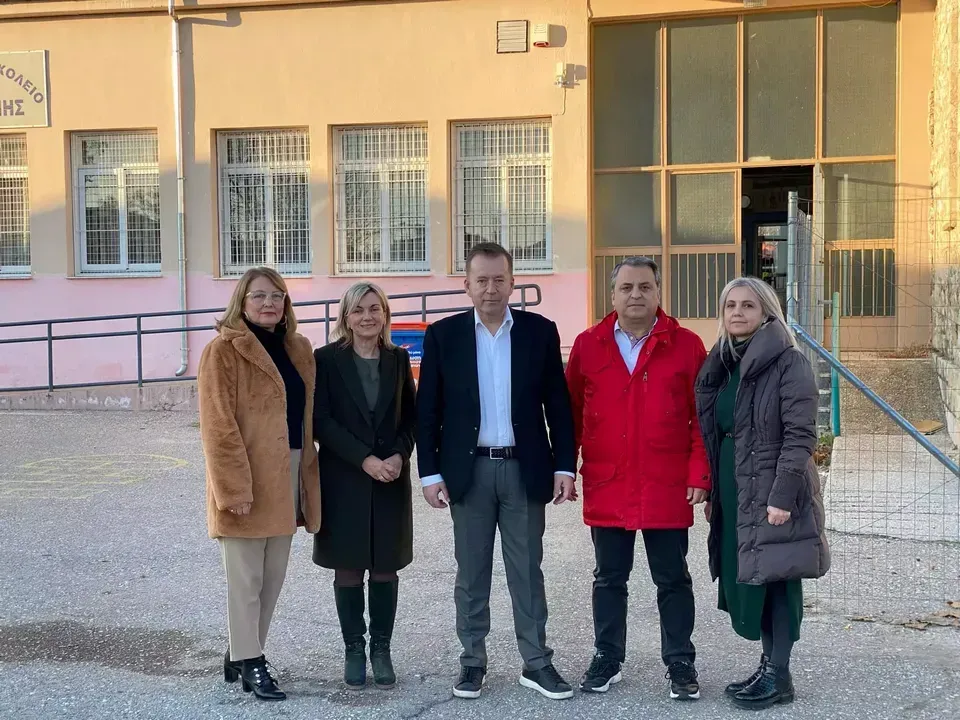 Την ανάγκη άμεσης ανέγερσης νέου σύγχρονου Δημοτικού Σχολείου στη Φαλάνη  φέρνει ο Κόκκαλης στη Βουλή