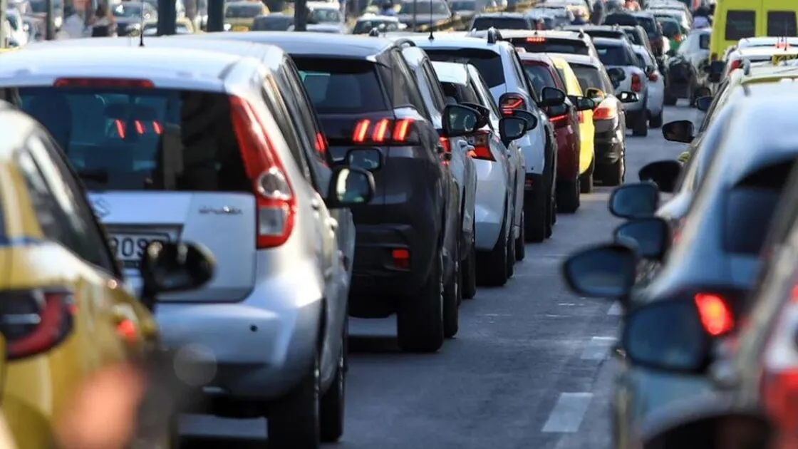 Απάτη με κλεμμένα αυτοκίνητα σε Αθήνα και επαρχία – Άλλαζαν αριθμούς πλαισίου και τα πουλούσαν