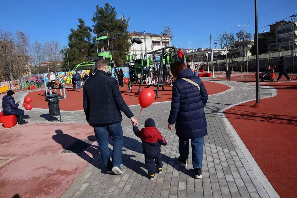 Δήμος Λαρισαίων: Νέες παιδικές χαρές σε Ελευθεραί, Ραχούλα, Αμυγδαλέα