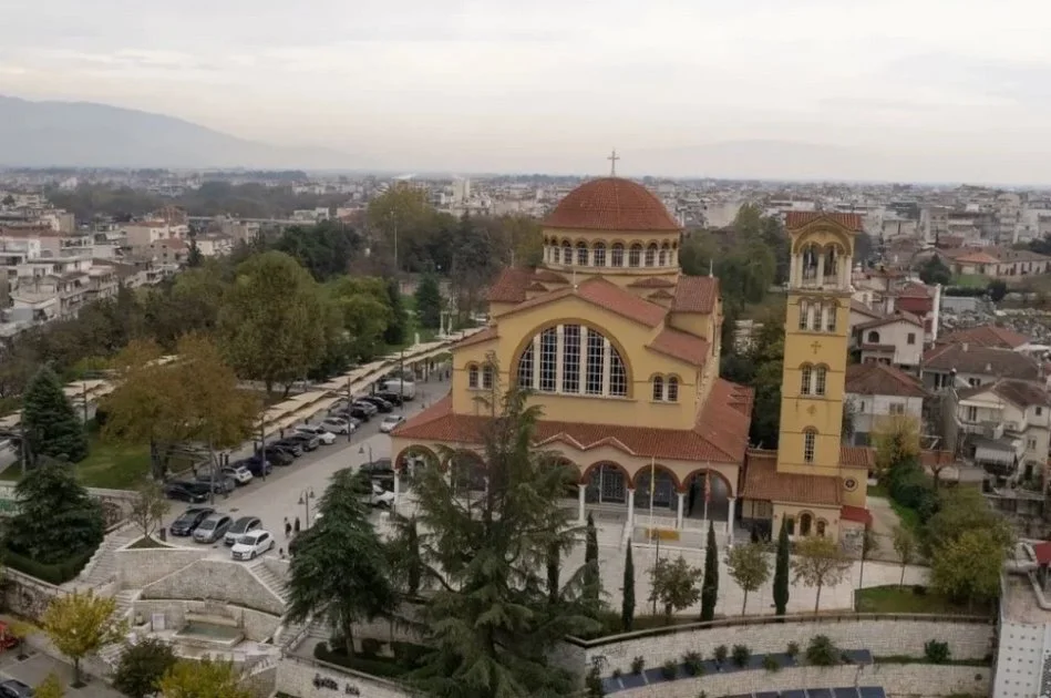 Με λαμπρότητα γιορτάζεται σήμερα ο Άγιος Αχίλλιος στη Λάρισα