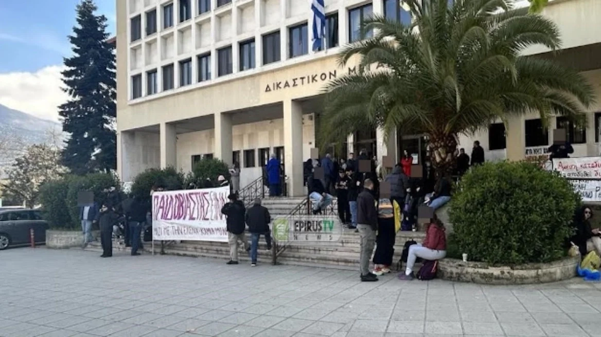 Ξεκίνησε η δίκη του πατέρα που βίαζε την ανήλικη κόρη του στα Ιωάννινα - «Είναι επικίνδυνος, θέλω να τιμωρηθεί»