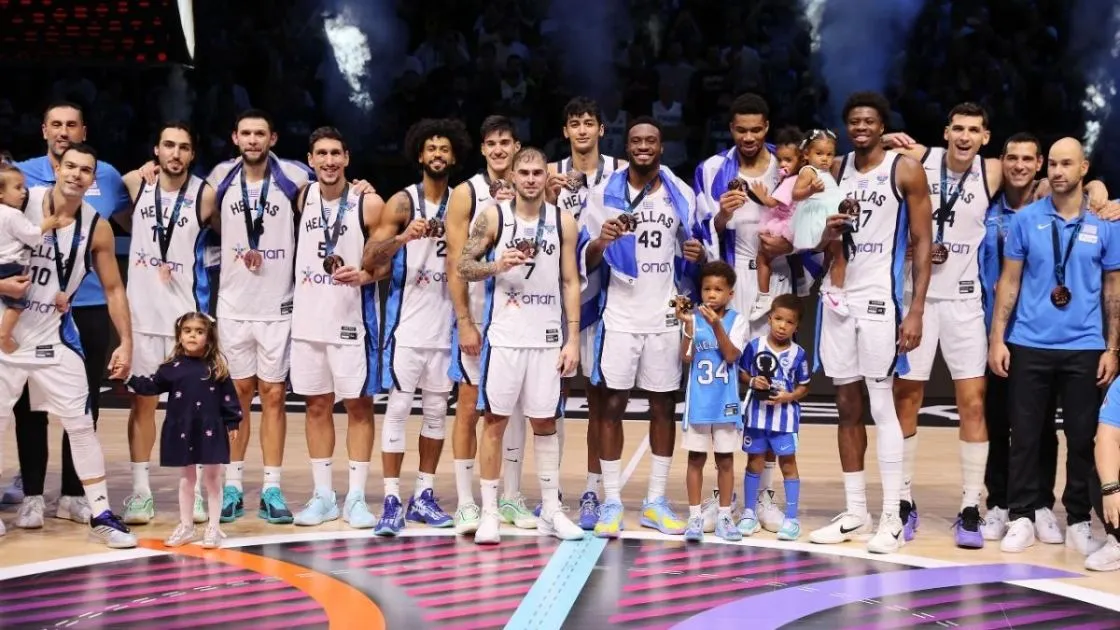 ΕΛΛΑΔΑΡΑ για... φίλημα: Νίκη και βάθρο μετά από 16 χρόνια!