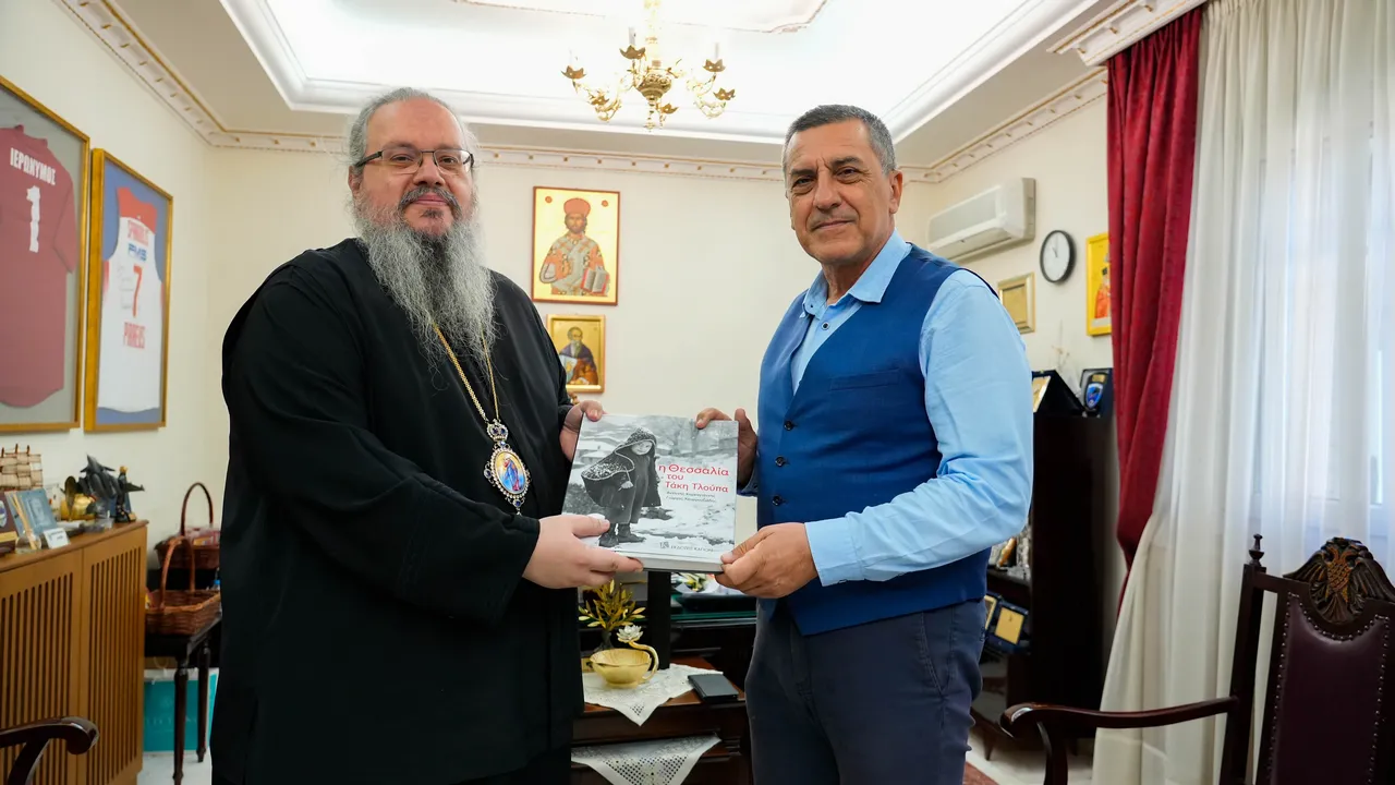 Τι συζήτησαν Κουρέτας - Ιερώνυμος στην έδρα της Ι.Μ. στη Λάρισα