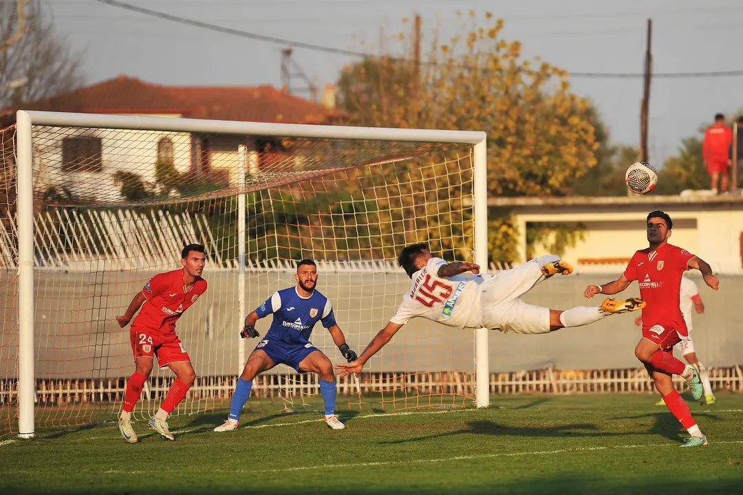 Πετάει η ΑΕΛ;... Πετάει - Δηλώσεις και photostory