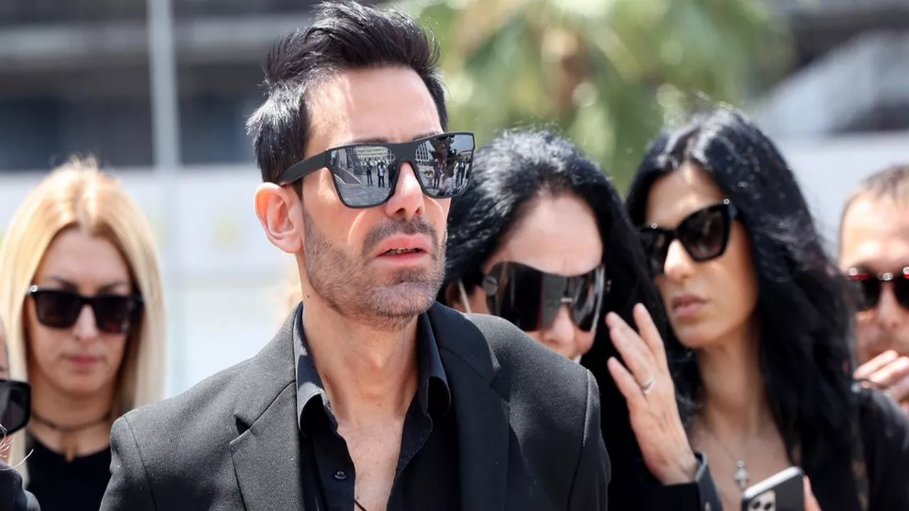 Mνημόσυνο Νίκου Φλωρινιώτη: Συντετριμμένες η μητέρα και η αδελφή του -«Έχουμε κινηθεί νομικά για τον θάνατό του»