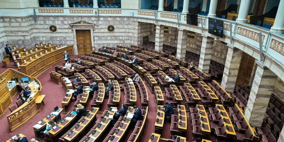 Συνταγματική αναθεώρηση: Περιβάλλον, στέγη και κράτος δικαίου στο επίκεντρο της πρότασης της ΝΔ