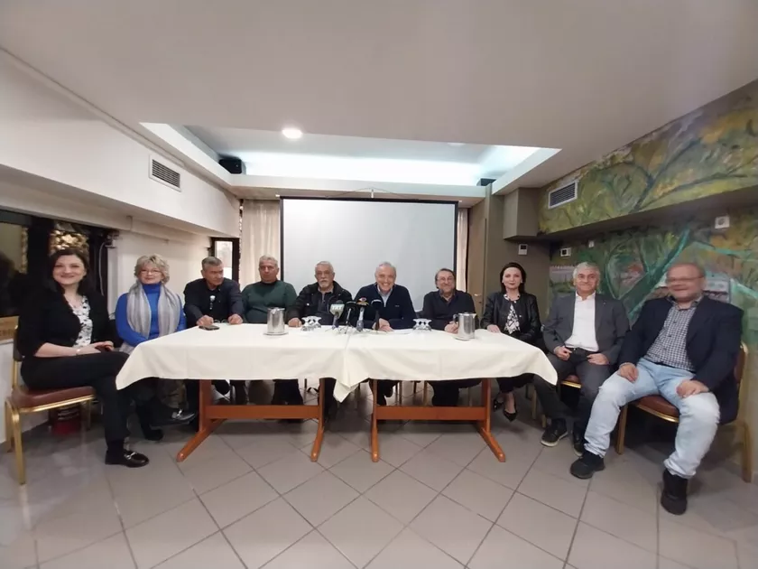 "Συμπαράταξη" για απολογισμό Μαμάκου: Διάλογο δεν τον λες...