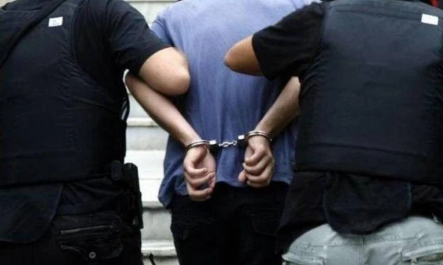 "Χειροπέδες" σε 19χρονο Λαρισαίο για την επίθεση στους δύο ανήλικους Αιγύπτιους