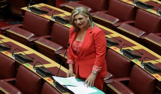 Λιακούλη σε Τσιάρα: Δραματική μείωση στην παραγωγή καλαμποκιού στη Θεσσαλία - Οι παραγωγοί εκπέμπουν SOS