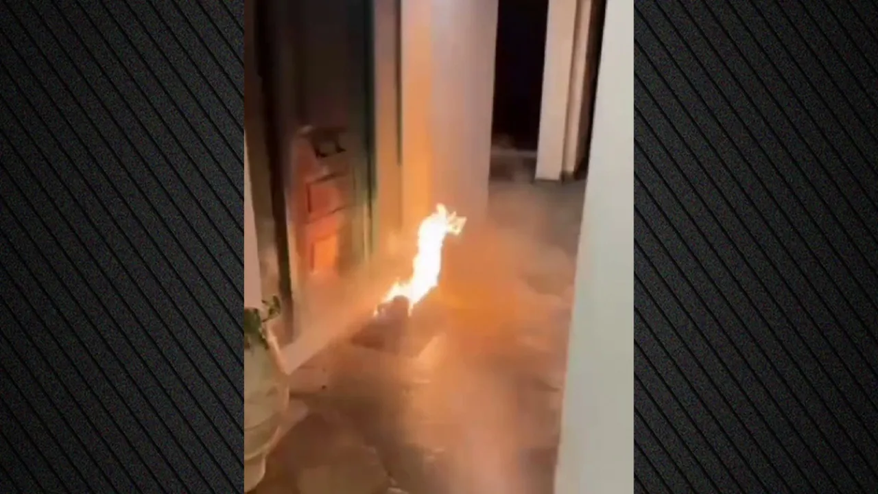 Στην πολυκατοικία όπου έχει εξοχικό η Βόζεμπεργκ έγινε η έκρηξη εμπρηστικού μηχανισμού στη Βάρκιζα
