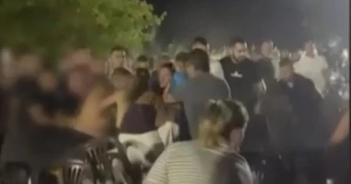 Σουρεαλιστικό σκηνικό στην Αιτωλοακαρνανία: Αγριο ξύλο σε πανηγύρι