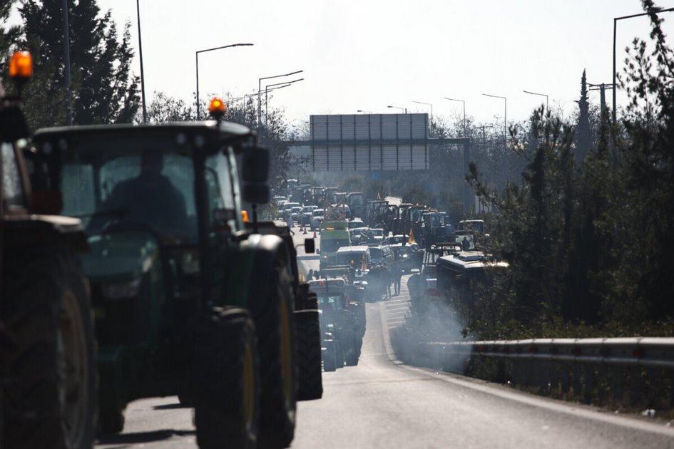 Στον δρόμο οι αγρότες της Θεσσαλίας
