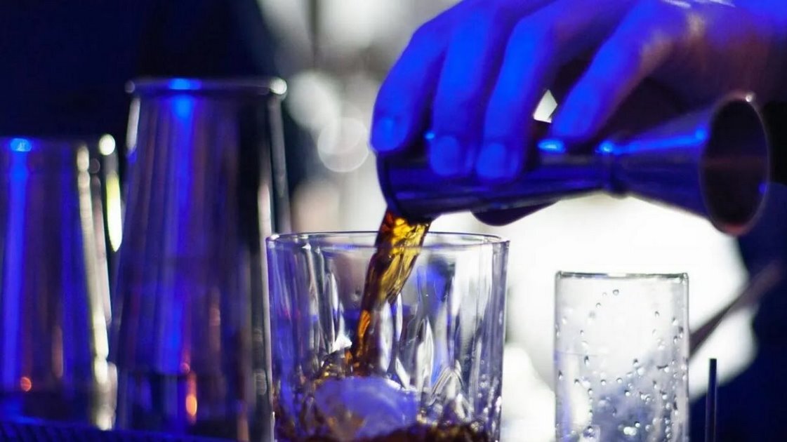 Λάρισα: Ανήλικη στο νοσοκομείο μετά από κατανάλωση αλκοόλ – συνελήφθησαν ενήλικοι και σχηματίστηκε δικογραφία