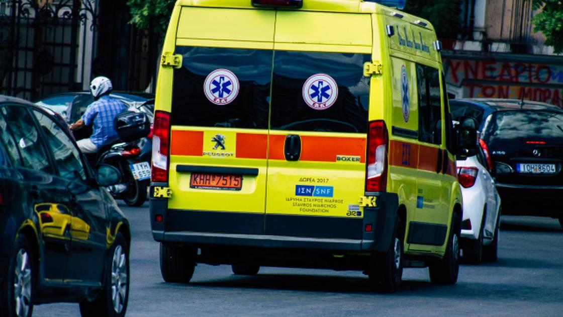 Στο νοσοκομείο 23χρονος με εγκαύματα από καυτό νερό με καυστικό υγρό