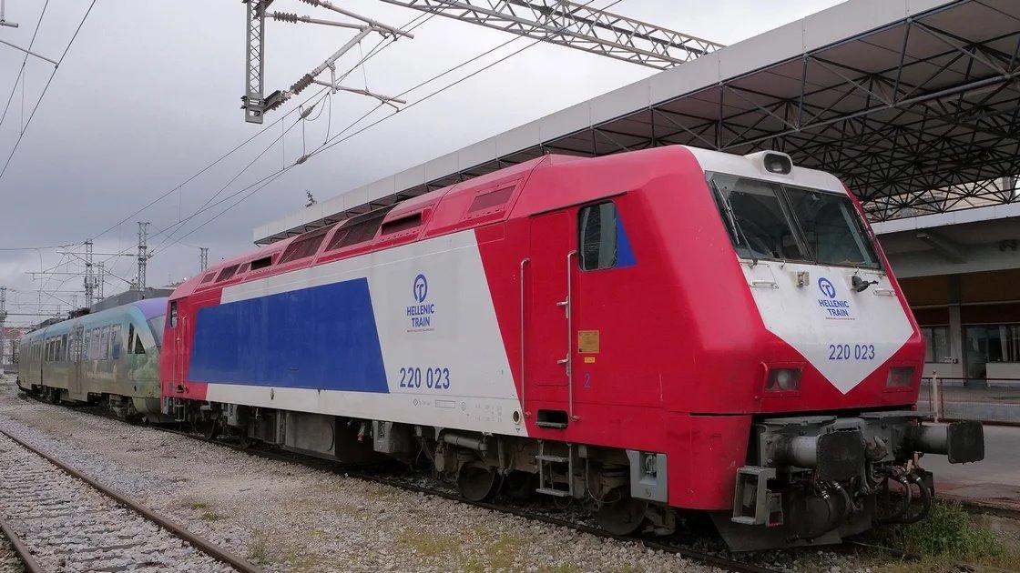 Ακινητοποιήθηκε αμαξοστοιχία από Θεσσαλονίκη για Λάρισα 