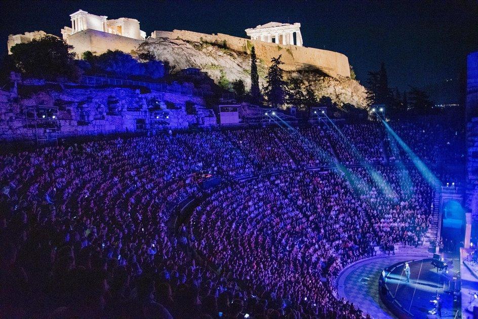 Αντώνης Ρέμος: Μια μαγική βραδιά στο κατάμεστο Ηρώδειο (VIDEO)